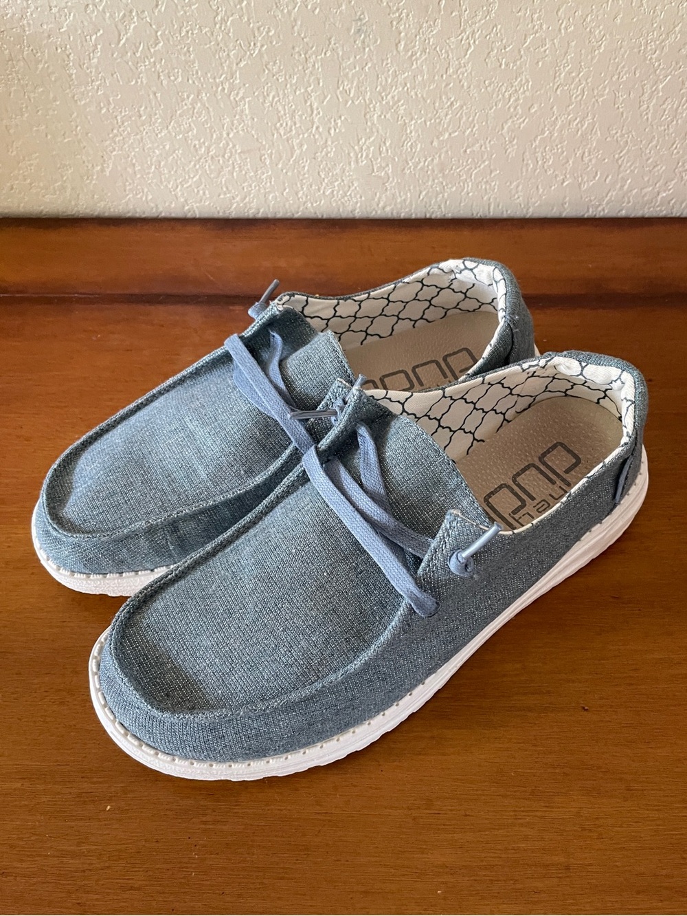 Hey Dude Wendy Sparkling Seablue Size 8 Boat Shoes